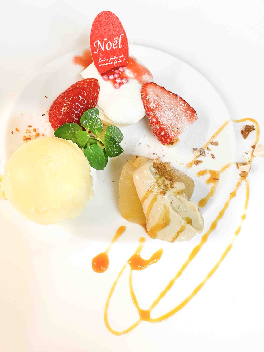 La Porta Xmasランチ 本日のドルチェは クレームダンジュと苺のタルトにアイスと季節のフルーツを添えて クレームダンジュのふわとろな口溶けとサクサクタルトに苺の甘酸っぱさがたまらない 赤と白を基調としたxmasらしいドルチェに仕上げました La Porta Xmasランチ 本日のドルチェは クレームダンジュと苺のタルトにアイスと季節のフルーツを添えて クレームダンジュのふわとろな口溶けとサクサクタルトに苺の甘酸っぱさがたまらない 赤と白を基調としたxmasらしいドルチェに仕上げました