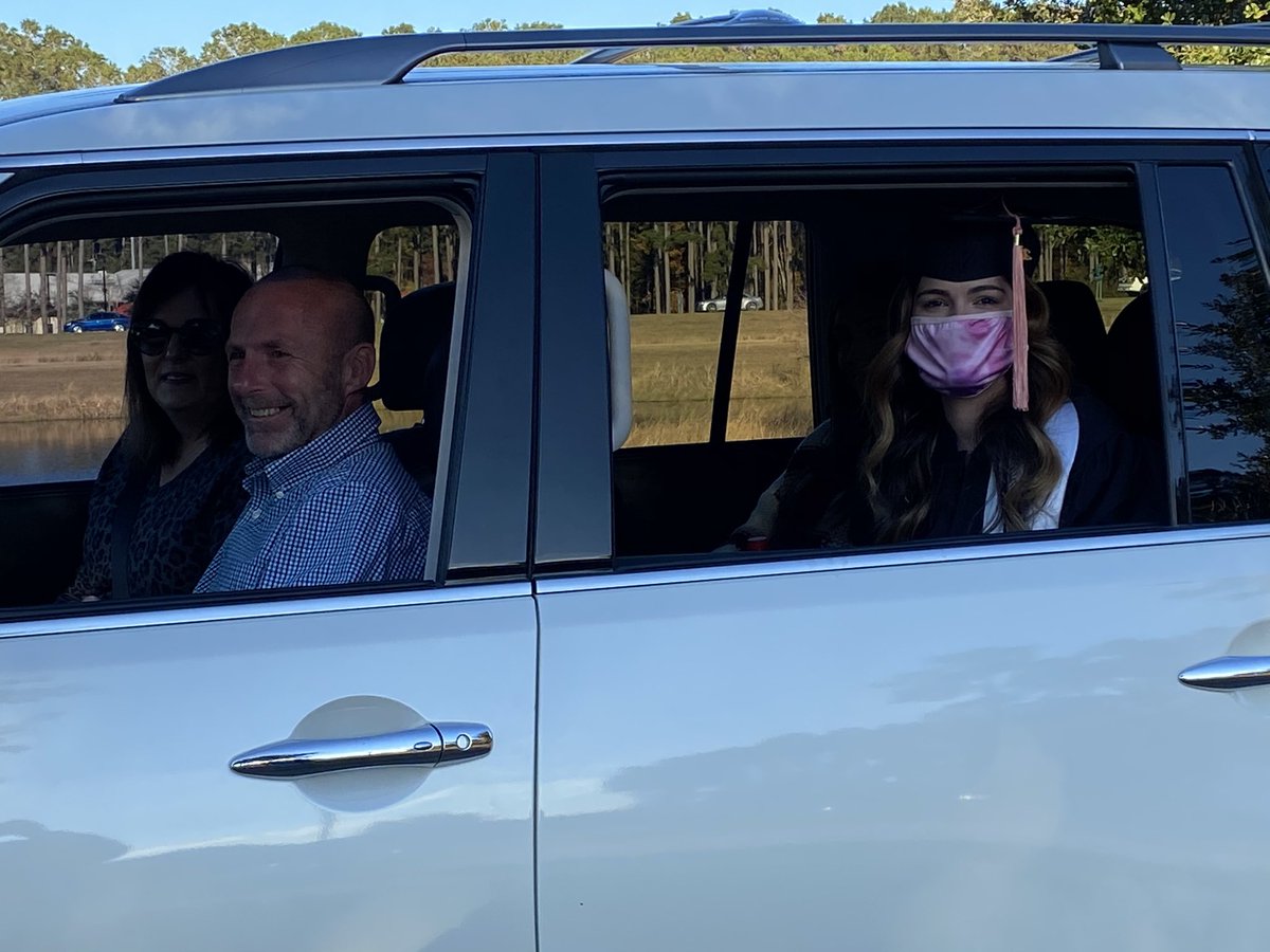 USCBAlumni's tweet photo. Congratulations graduates #DriveThruStyle 🎓 Swipe ➡️ to see some smiling faces &amp; mask https://t.co/Cslg7a68se