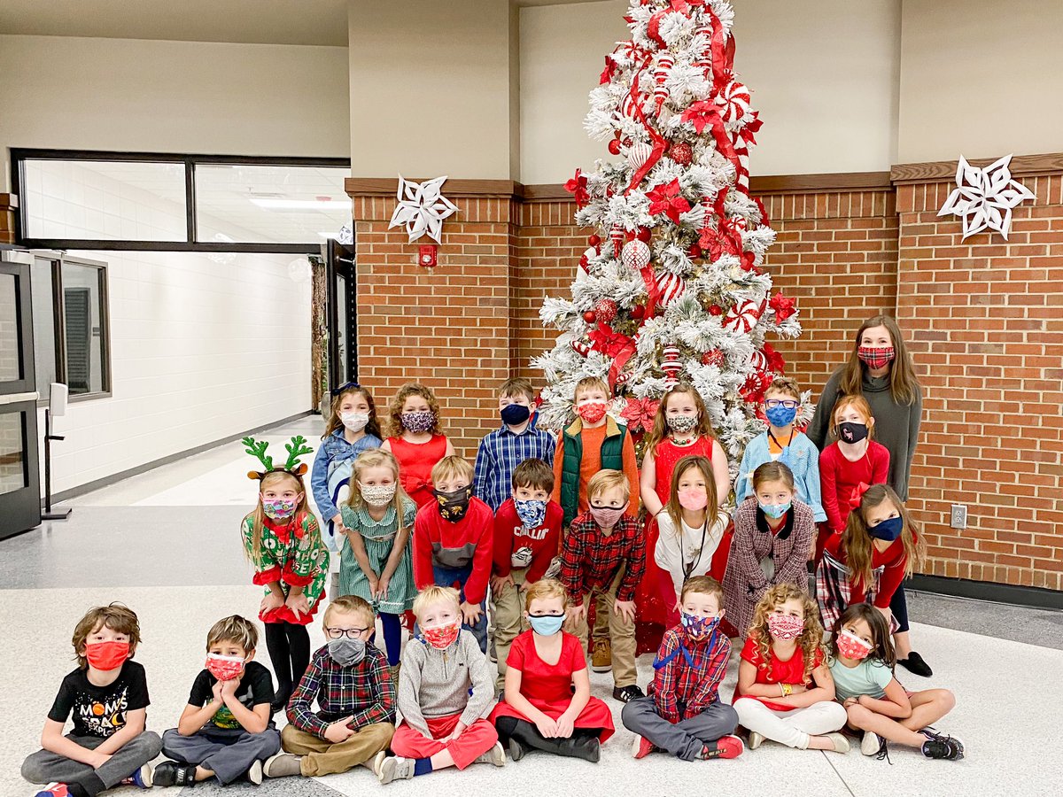 mrsamock's tweet photo. May your holidays be merry &amp; bright! 
I can’t wait to see these firsties again in 2021✨#FMEistheplacetobe https://t.co/ZbeLaDx8Wd