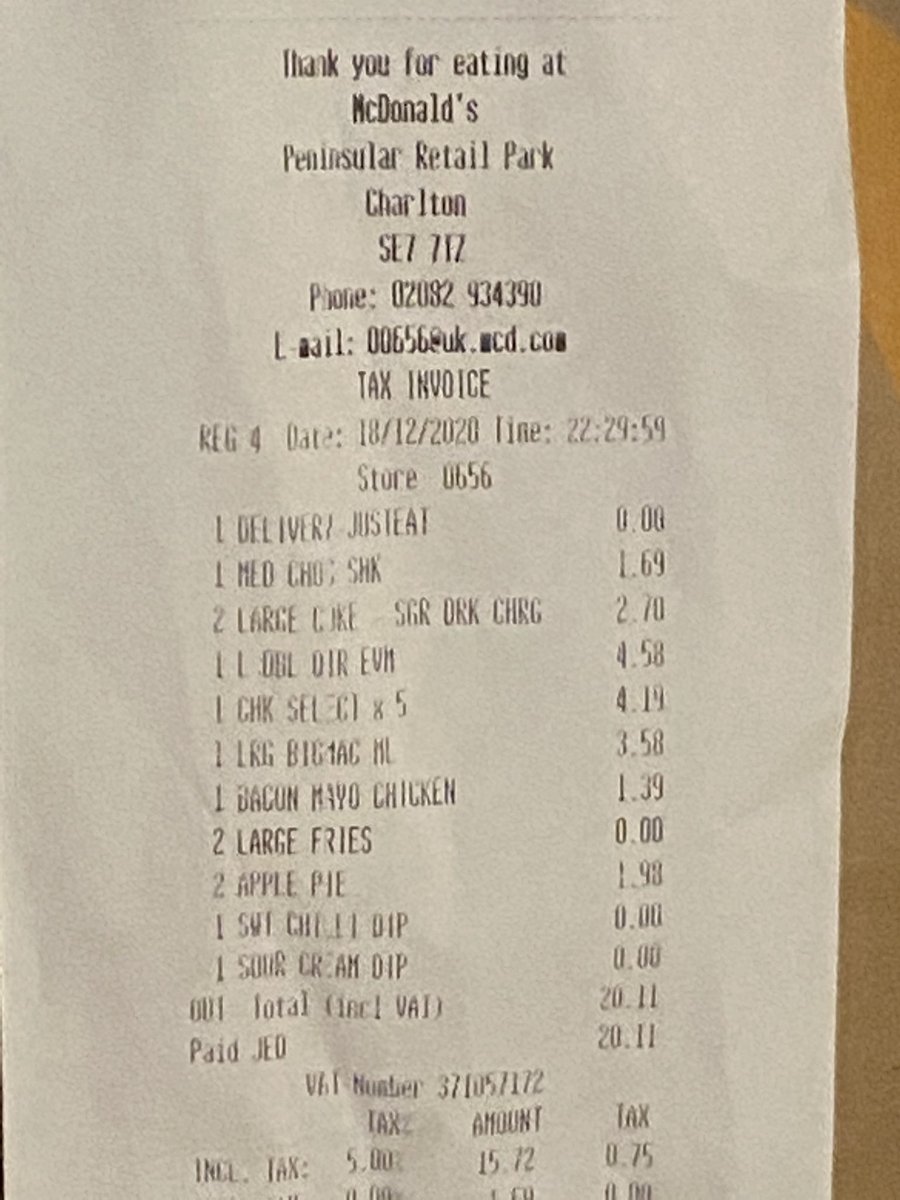 #justeatuk gotta love fast food, ordered at 16:30pm food arrived at 23:29, drinks leaking everywhere &amp; food stone cold 👏🏽