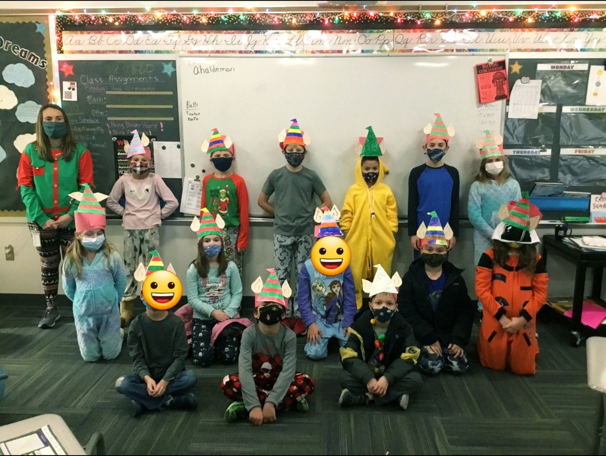 AHaldemanCV's tweet photo. The elves are back again! Our classroom was transformed and we had math puzzles to complete! @SPHBulldogs #thirdgrade #classroomtransformation https://t.co/F4y2KPCkeu