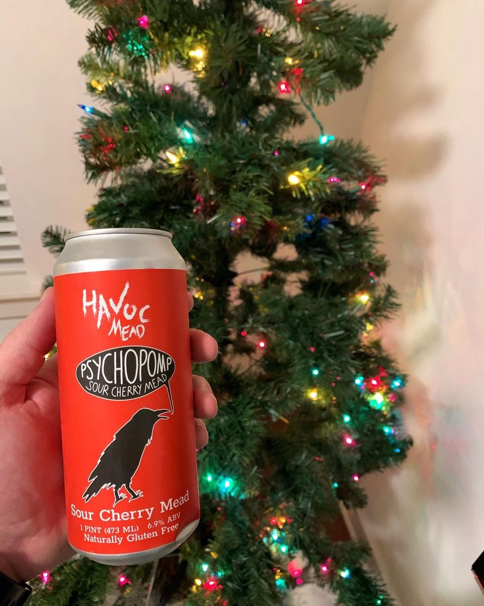 🍒🎄 Who says Psychopomp isn't a holiday mead? Show us your Havoc holiday pics!

📷 Thanks so much for sharing, @meadandmazer on Instagram

Snag your own festive Psychopomp here: store.groennfell.com/products/psych…