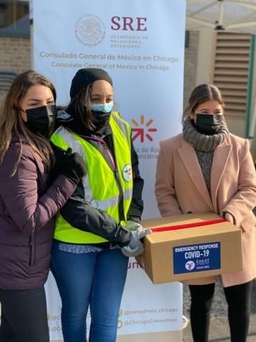ZakatUS's tweet photo. Huge thanks to the #FrontPorchProject, Just in Time Productions, and from the Consulate of Mexico in Chicago to help deliver food boxes, books, and toys to #lowincomefamilies. ❤️ https://t.co/SbmiYf4nZS