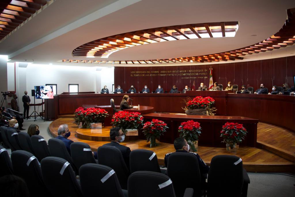 JMCarrerasSLP's tweet photo. Felicidades a la Magistrada Olga Regina García, Pdta. del H. Supremo Tribunal de Justicia y del Consejo de la Judicatura por su 1er. Informe de Actividades.
Reconozco la labor de jueces y magistrados en la innovación de la administración e impartición de justicia en #SLP. https://t.co/WR1GFkCdA8
