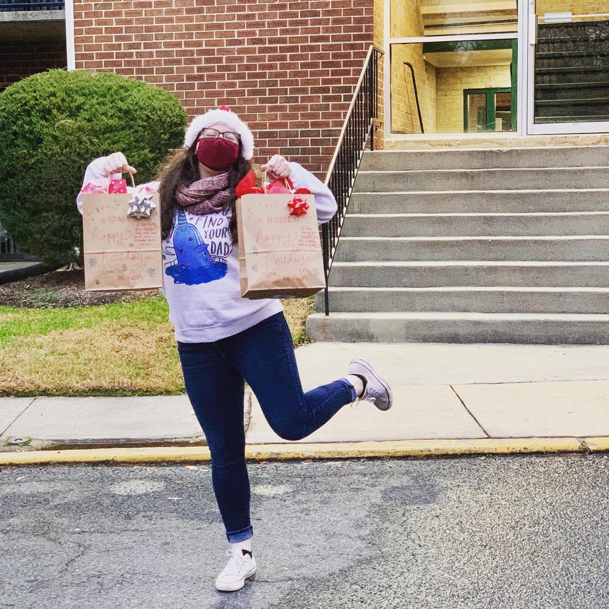 MsKatieFuchs's tweet photo. Delivered holiday presents after school today! The first time seeing kiddos in person since early September! Some were so excited they came running down the street to greet us! Loved every second of today. Happy winter break to all! @WoodlawnES @lcelliottFCPS https://t.co/q37tzfafQd