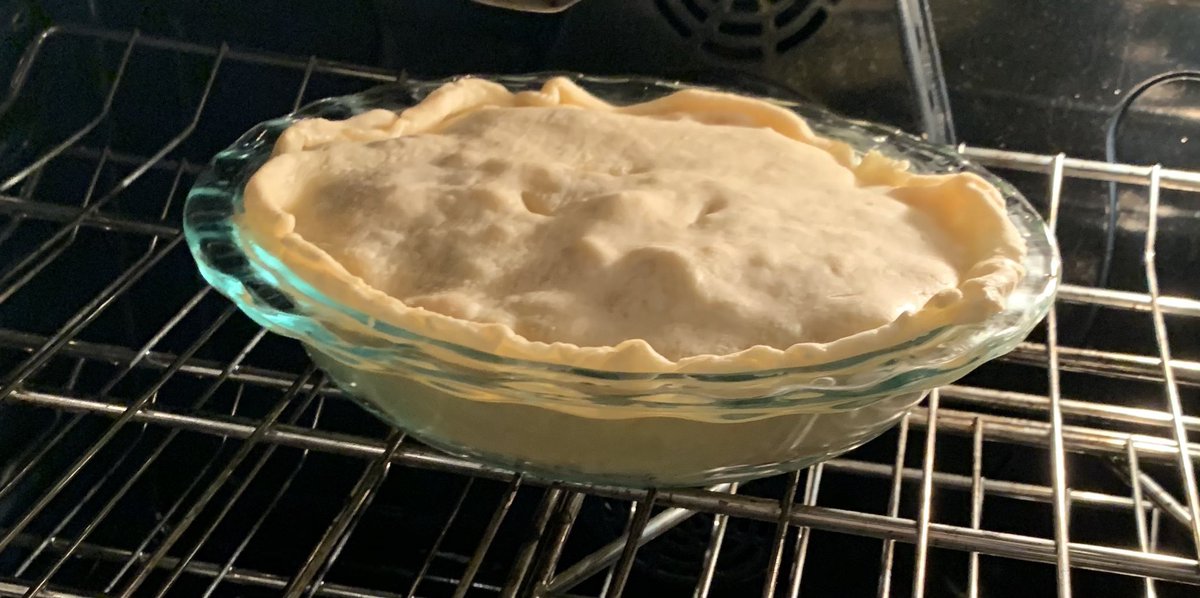 ElisaCaron6's tweet photo. Talked about baking in the residents room at today’s interview. Figured I’d give it a try! #GenSurgMatch2021 https://t.co/G5zorXS5wB