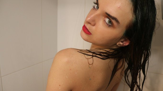 Self care #model #shower #selfcare #redlips #makeup #bunny https://t.co/hlOiUfIc6J<a href="/tag/model"class="tags">#model</a><a href="/tag/shower"class="tags">#shower</a><a href="/tag/selfcare"class="tags">#selfcare</a><a href="/tag/redlips"class="tags">#redlips</a><a href="/tag/makeup"class="tags">#makeup</a><a href="/tag/bunny"class="tags"><span>#bunny</span></a>