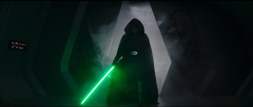 Luke's sudden appearance was not a "LITERALLY SHAKING" moment for me. Rather, I was intrigued by the excellent music choice and the direction of keeping Luke rather mysterious until the very end. At this point, Skywalker is supposed to be a legend. Moff Gideon looked afraid.