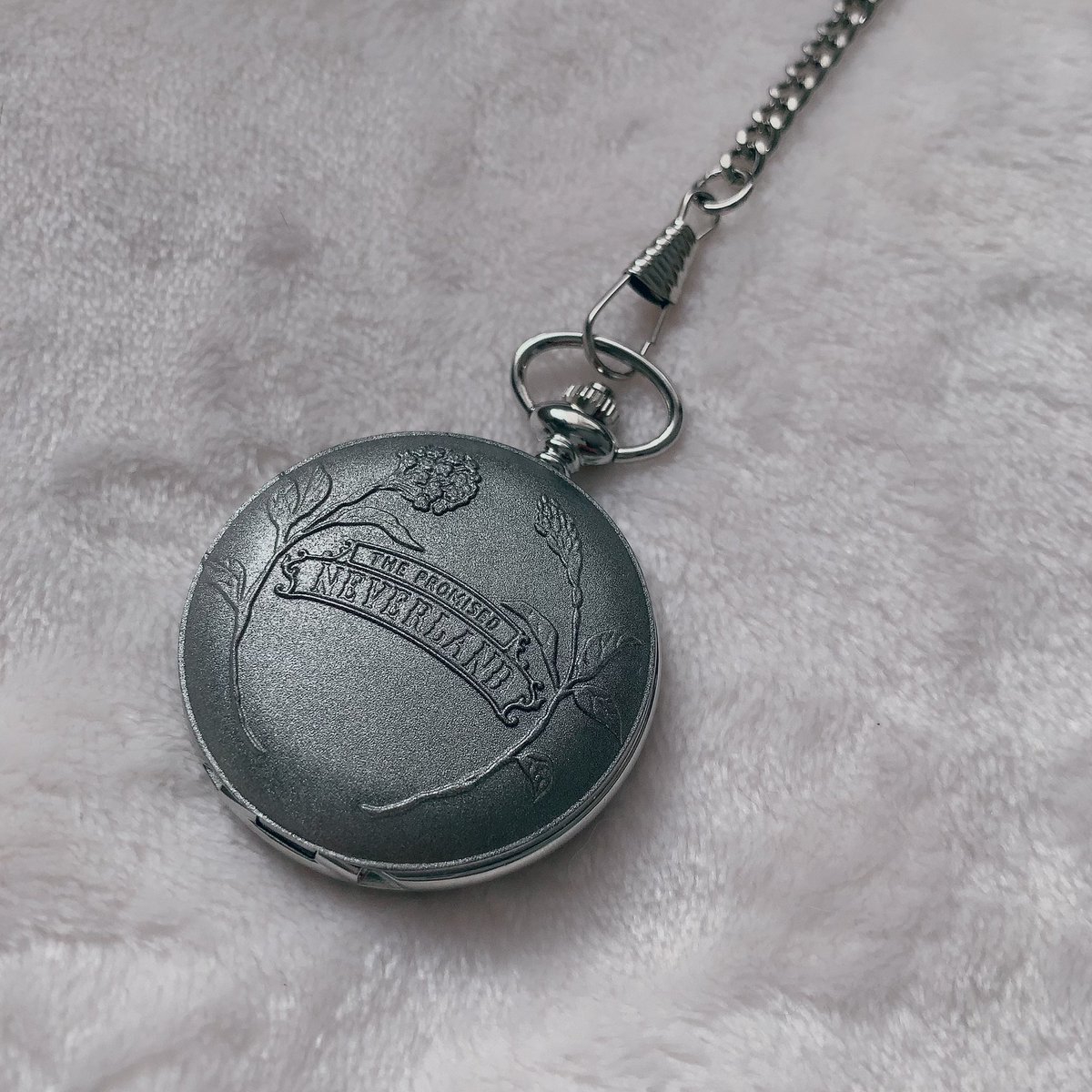 あい ᐢˊo 3coins スリーコインズ 約束のネバーランド 約ネバだいすきやからコラボめっちゃうれしい 懐中電灯めっちゃきれい Season2楽しみすぎる 3coins スリーコインズ 約束 のネバーランド 約ネバ