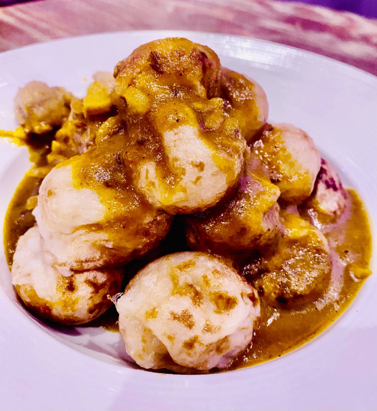 シュンドラパンドラ代官山本店 ヴィーガン グルテンフリーのたこ焼きにオリジナルのスパイスカレーをかけた たこ焼きカレー 相性抜群です 代官山カレー 代官山スパイスカレー 代官山たこ焼き T Co Fildcm9dyf Twitter