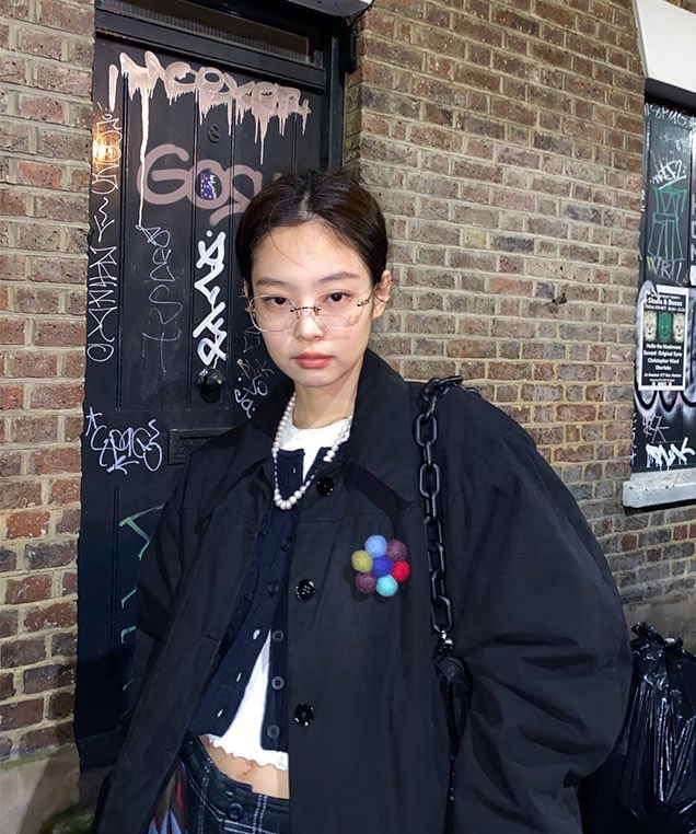 hourly jennie tweet media