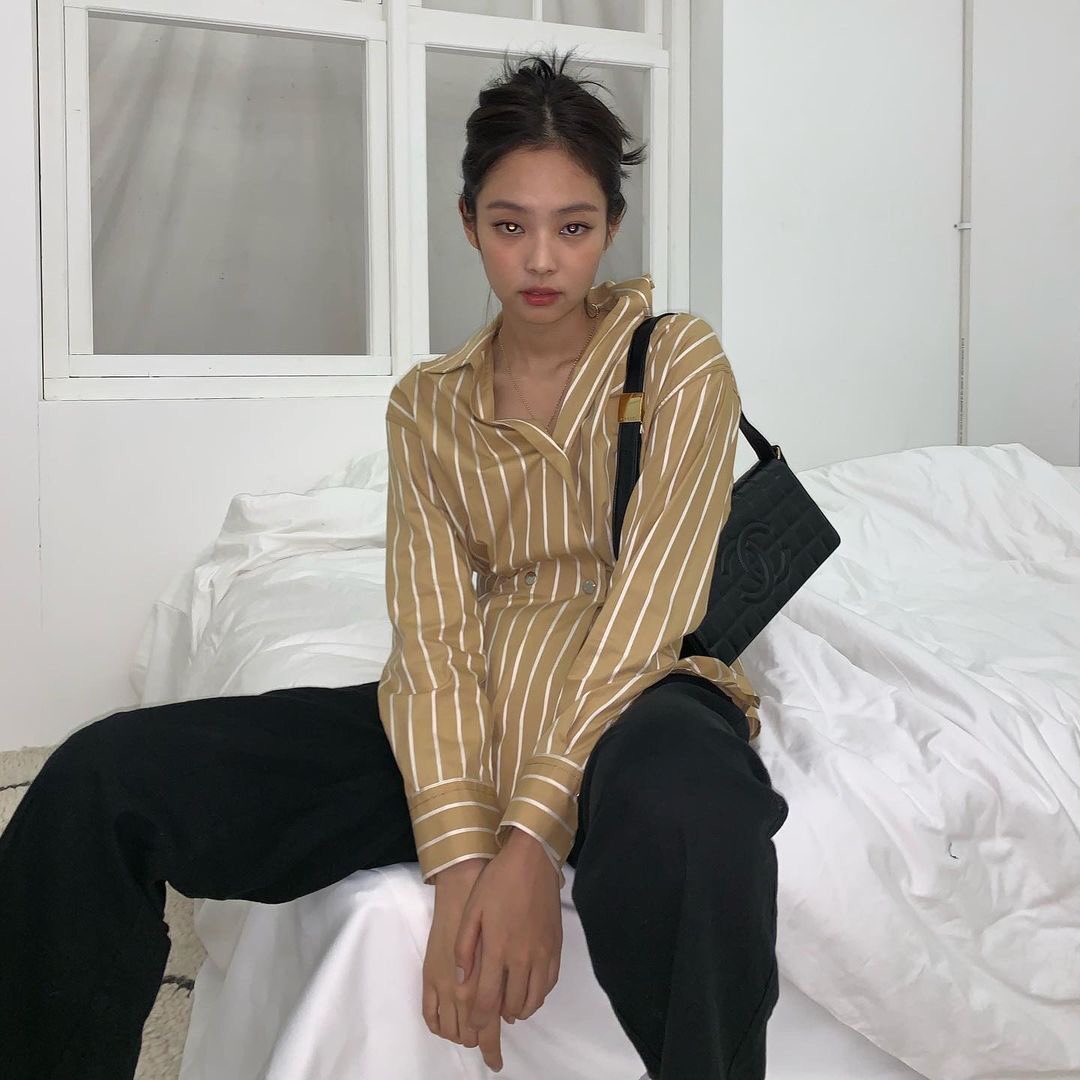 hourly jennie tweet media
