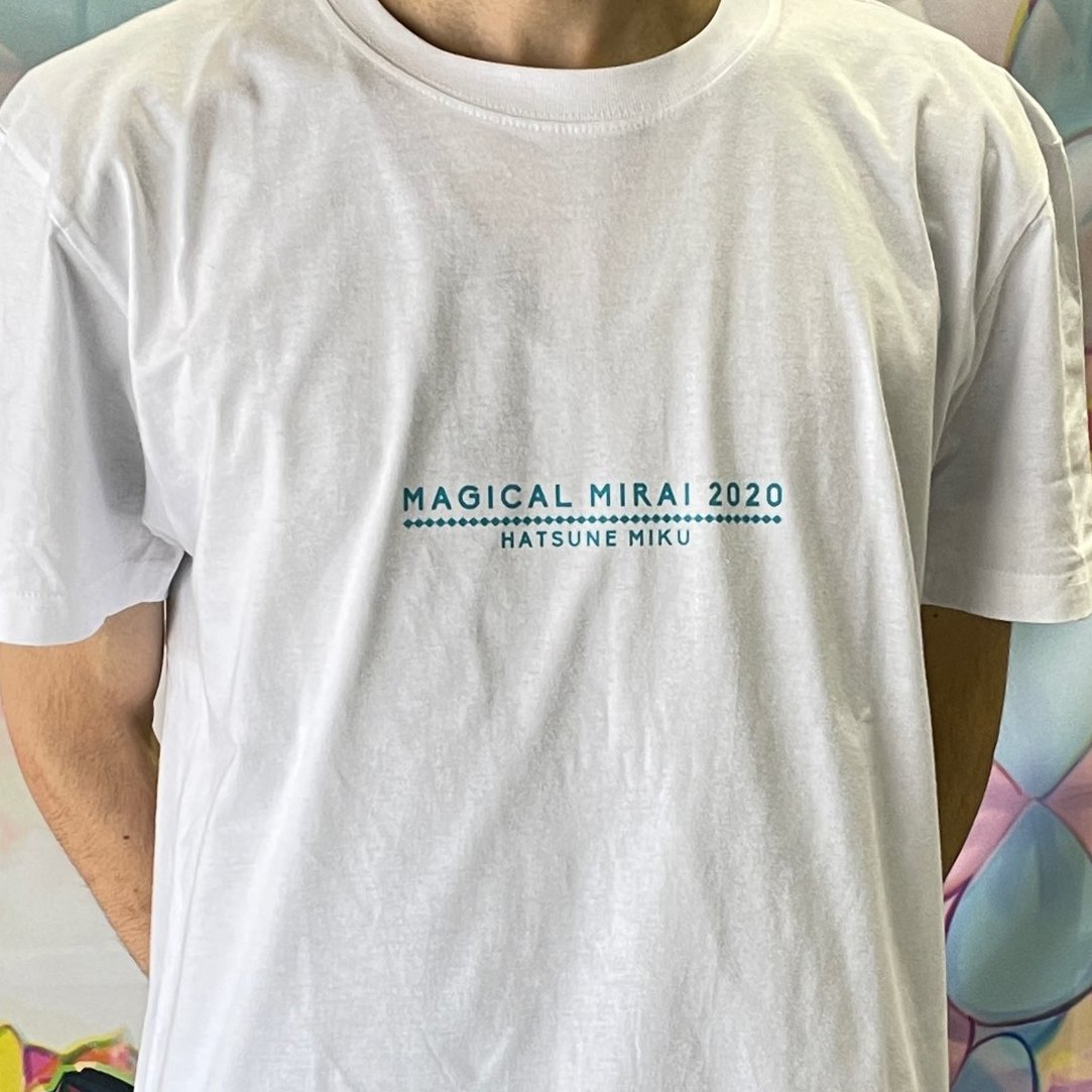 オススメグッズ紹介】オフィシャルTシャツはバックに藤ちょこさんの