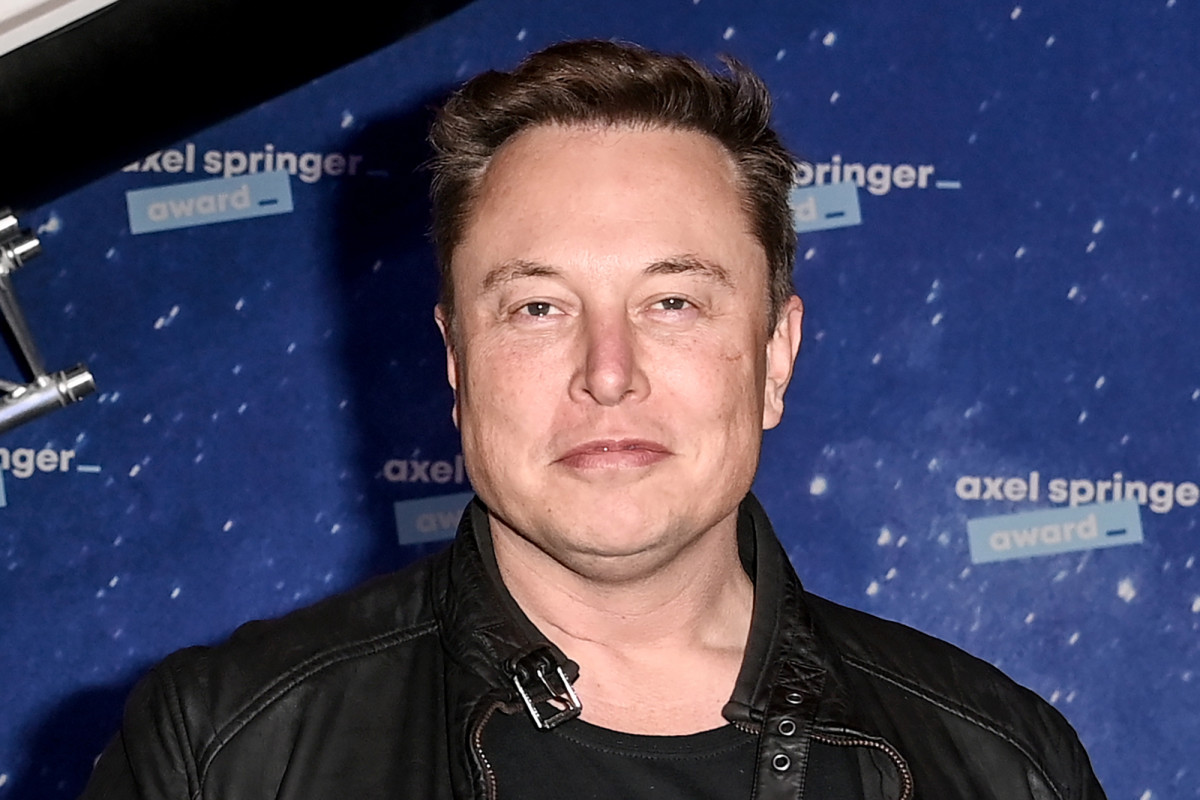 Human Rights Campaign urges Elon Musk to apologize for pronoun tweet