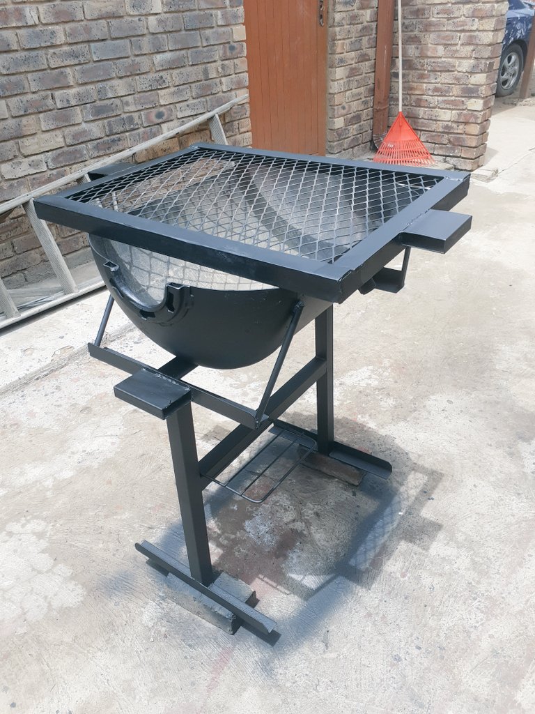 mosela_engineer's tweet photo. 📢 📢📢📢📢📢📢📢👷🏿‍♂️
📌  Nationwide 🇿🇦
☎️ 0711749495/0817442739
🌐 https://t.co/SVMyjkvVAv
🗜🧰 Structural Steelwork
⛓🔗Pipework
⚙🔩Mechanical Engineering 
🏗🧱Construction 
✌🏾 🍖🍗🥩🥓🥩
#DJSBU 
#DJSBU4WR https://t.co/UIBiQaOuep