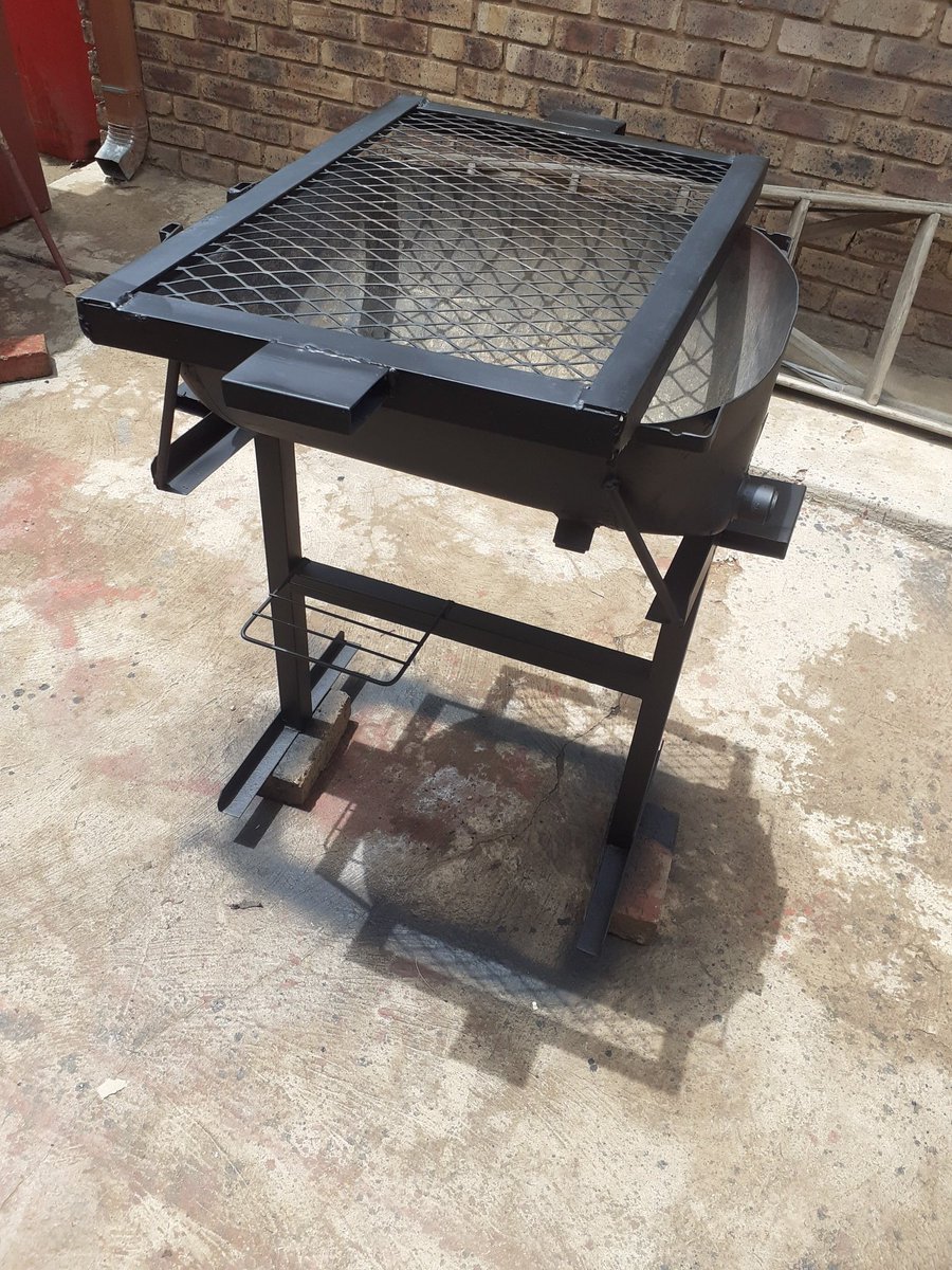 mosela_engineer's tweet photo. 📢 📢📢📢📢📢📢📢👷🏿‍♂️
📌  Nationwide 🇿🇦
☎️ 0711749495/0817442739
🌐 https://t.co/SVMyjkvVAv
🗜🧰 Structural Steelwork
⛓🔗Pipework
⚙🔩Mechanical Engineering 
🏗🧱Construction 
✌🏾 🍖🍗🥩🥓🥩
#DJSBU 
#DJSBU4WR https://t.co/UIBiQaOuep
