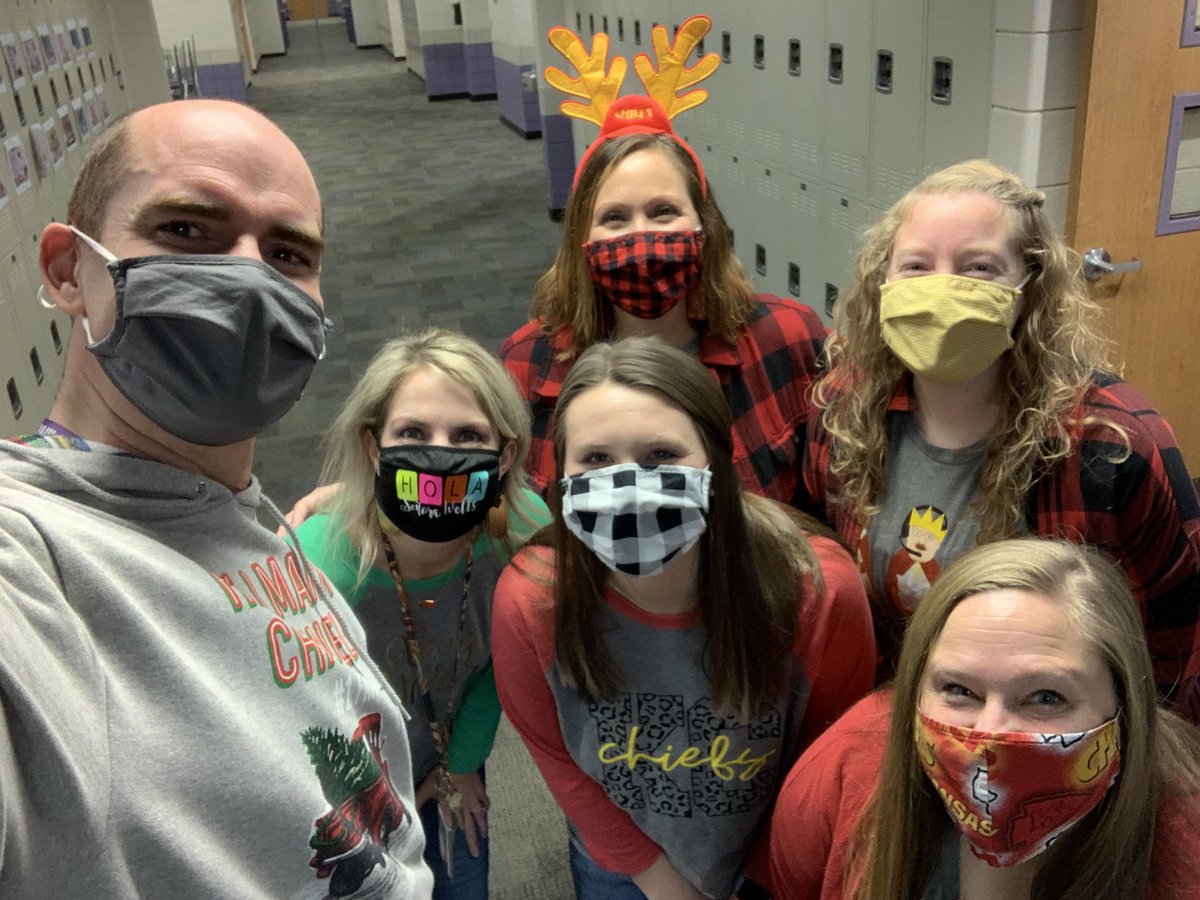 duvallinfored's tweet photo. Class color day! ♥️♥️ #8thgrade #bestgrade https://t.co/9IqiNW0C3S