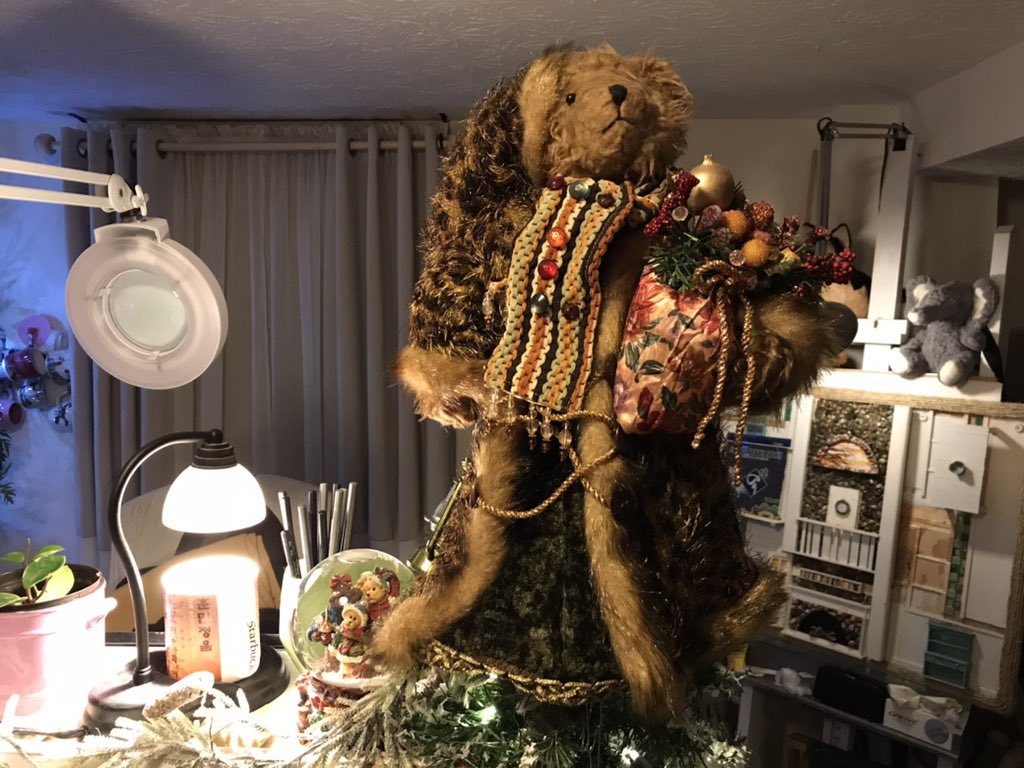 LilLadyLucia's tweet photo. Fwends, this guy is taunting me from the top of the tree and the only way to gets him is to bring downs the tree! But, Mom is on guard with “No-No!” 🎄👀! #PuppyMischief 🐶 #Puplife https://t.co/JVANyS4bdo