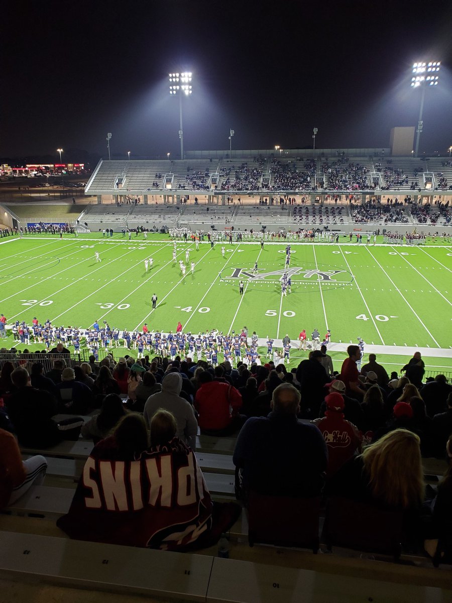 kaydreamy's tweet photo. Oh how I've missed Friday night lights! Let's go @othsfalconfb
#Falcon4ever
#flyhigh https://t.co/6PgN9yOtqj