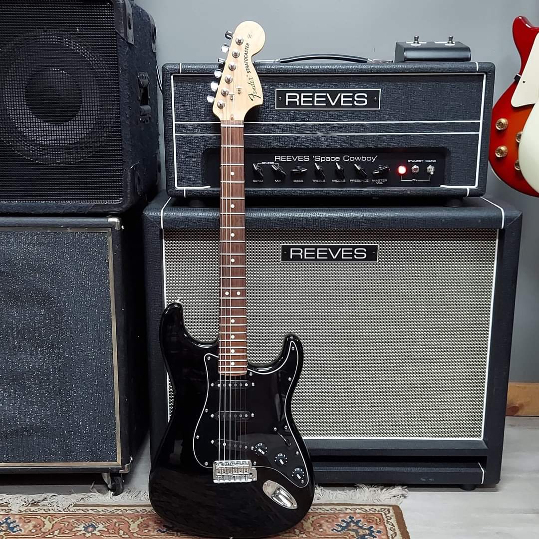 MusicGeorgetown's tweet image. We have a nice US Fender Stratocaster on sale today. Its a looker and a fantastic playing instrument. Rosewood fingerboard, 70s head stock, black pick guard in black finish. Excellent used condition. $1099. Comes with original papers, tremolo arm &amp;amp; Fender soft-case. #stratocaster