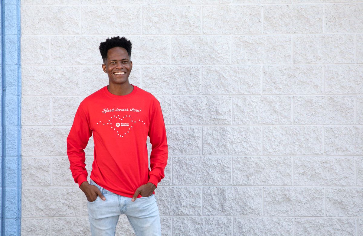 RedCrossGAR's tweet photo. Give a gift. Get a gift. Come to donate Dec. 18-Jan. 4 and get a long-sleeved #RedCross T-shirt, while supplies last. Make your appt to help ensure blood is on the shelves this holiday season: https://t.co/DAxpDCLOkV https://t.co/6f3V5FLZ9r