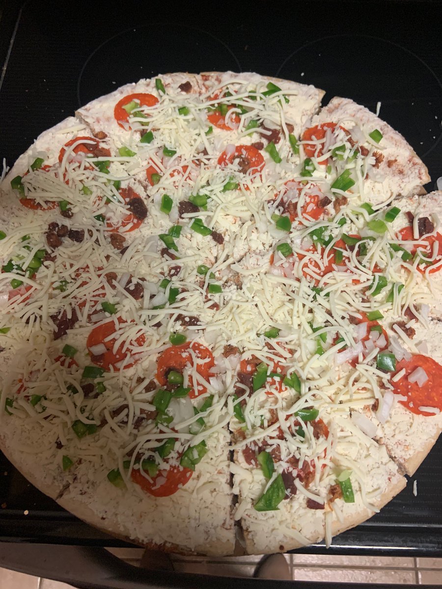 jhand_tift's tweet photo. Our school nutrition department is better than yours! 😀 Thank you 
Mrs. Hayes and all your staff!! This pizza is soooo yummy!! #tiftgsna #4theT https://t.co/esvMk6pcsn