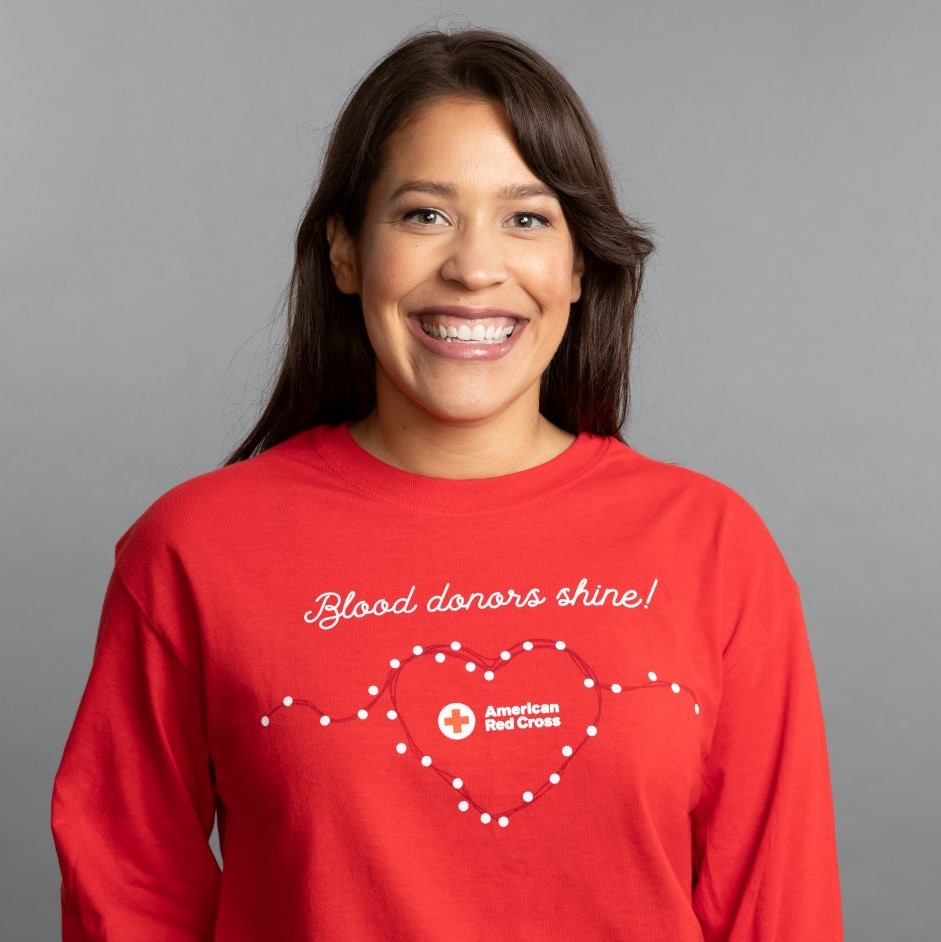 RedCrossGAR's tweet photo. 'Tis the season to give AND receive! Come to give blood, platelets or plasma with the #RedCross Dec. 18 through Jan. 4, and get an exclusive long-sleeved T-shirt, while supplies last! Schedule your appointment now to help save lives: https://t.co/DAxpDD3pct https://t.co/96neXdcFsr