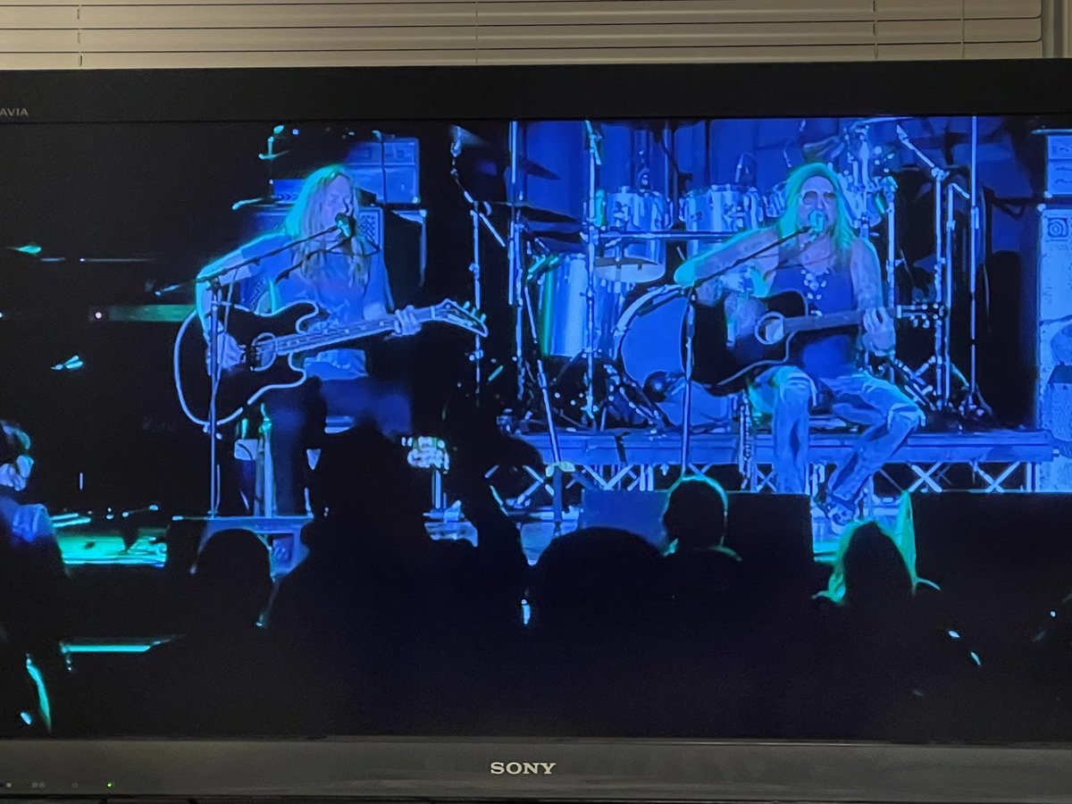 Watching <a href="/TheePhilShouse/">Philip Shouse</a> &amp; <a href="/RyanCook1969/">Ryan Spencer Cook</a> &amp; @JeremyAsbrock the #Talismen on #KISSmasMaquerade live tear it up!  Go to Kissmas2020.com. Only $12.00 and get to see <a href="/brucekulick/">Bruce Kulick</a> and <a href="/todddammitkerns/">Todd Dammit Kerns</a> acoustic set and more!