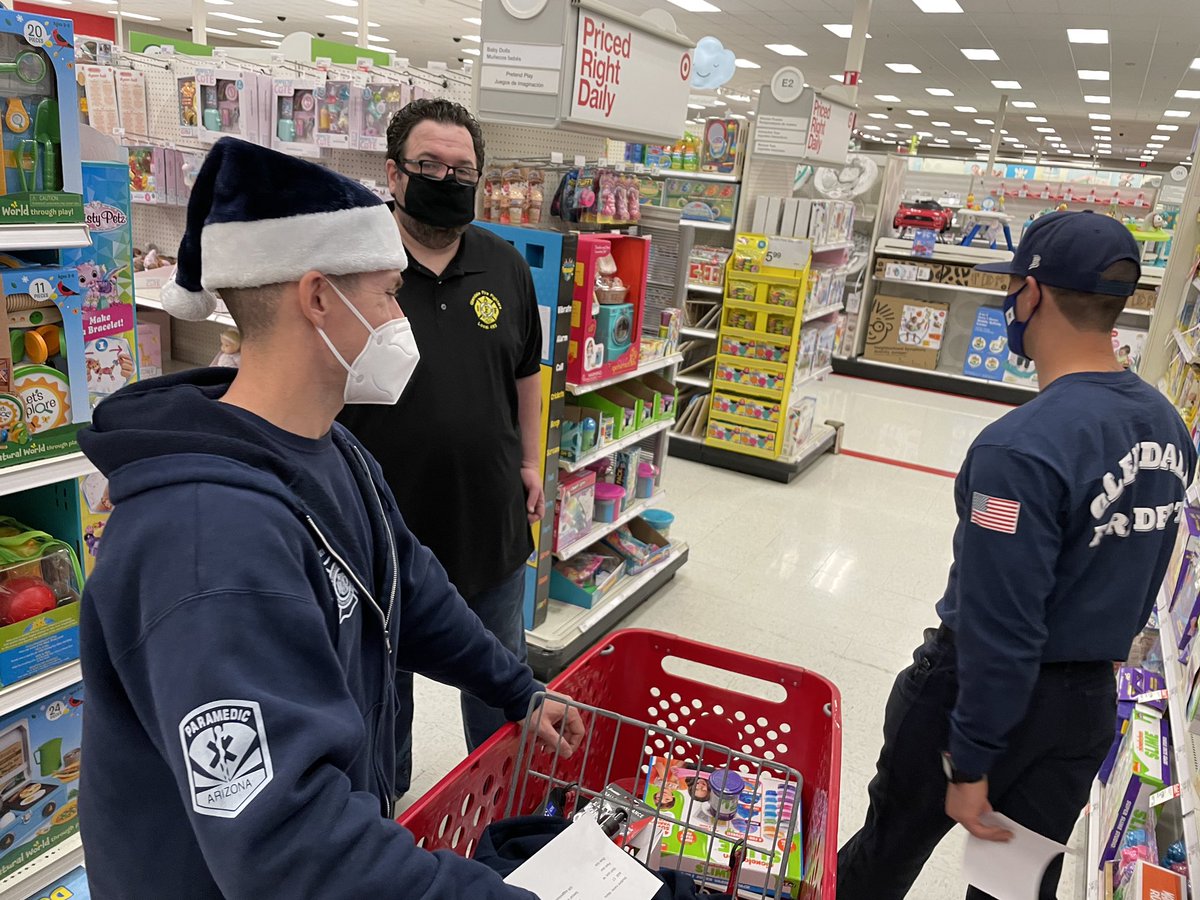 GFFAzL493's tweet photo. Your Glendale Firefighters volunteer to help spread holiday cheer for children in need. This year we were able to help 400+ children. Special thanks to @MayorWeiers & Council Members Ian Hugh, @Jamie4Glendale, @BartTurner @glendalelauren & @raymalnar for your support. #Local493 https://t.co/zaqIMakttv