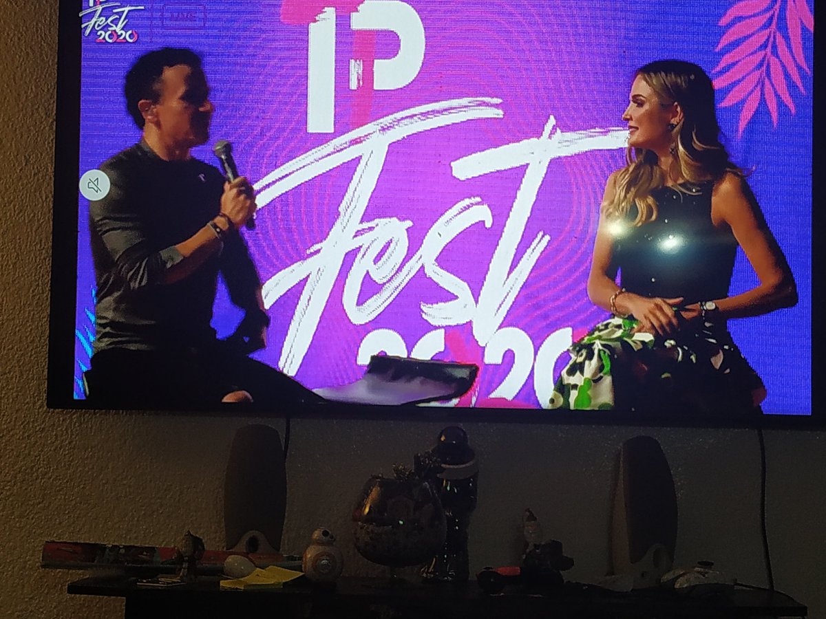 ivone_caicedo's tweet photo. @Fonseca 😻😻 #tpfest2020 @TP_Colombia ¡¡Gracias!!! https://t.co/cfRhZ0EN5y