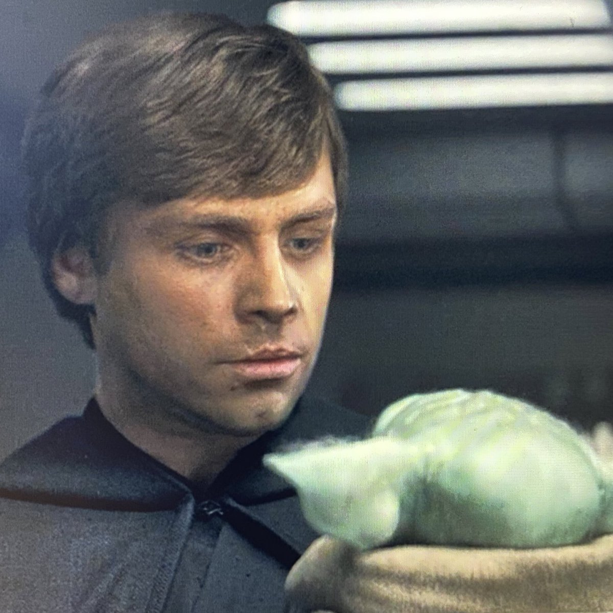 Mandalorian spoilers IN SUMMARY  this Luke/Grogu plot made me hopeful for ben bc* it picks up at a point where Luke is studying the lore that leads to WBW* could show the GA bens backstory via Grogus journey*shows lfl isnt actually done w/ the Skywalkers (or the actors)