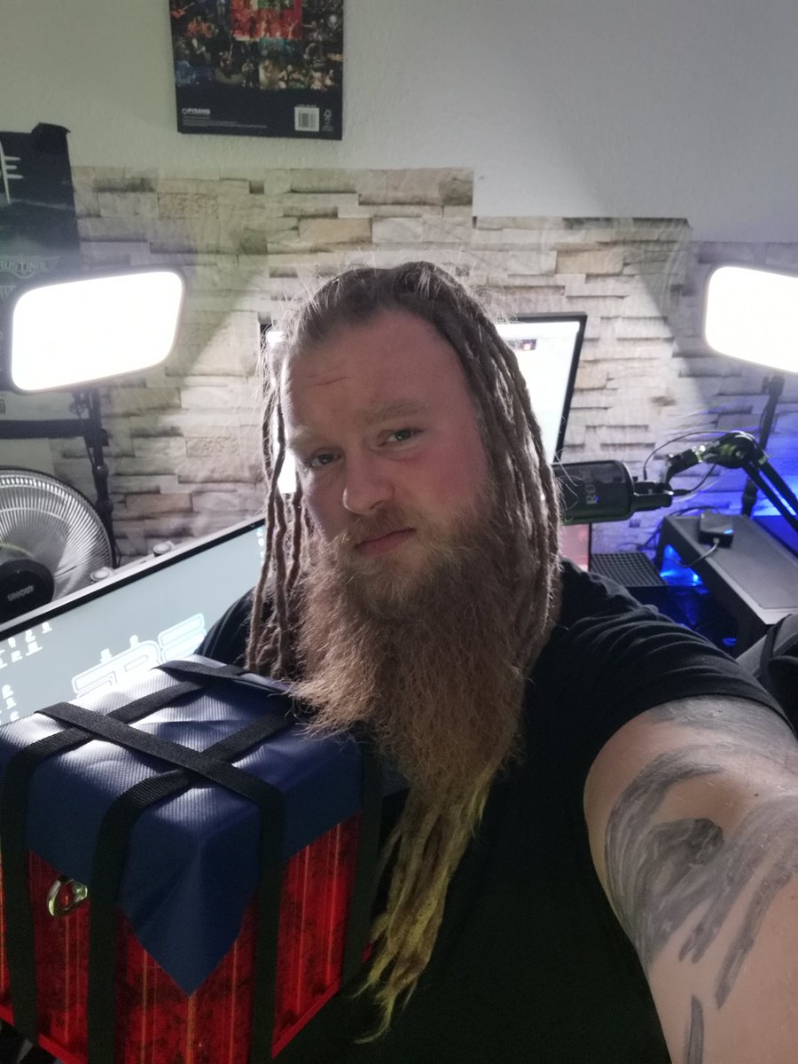 saknosp's tweet photo. Danke an @PUBG_DE für den geilen Lootdrop!! #pubg #twitch #twitchgermany #twitchcommunity #twitchstreamer #beegarten #xboxone #xboxseriesX #TwitchDE https://t.co/FDoUtjtelL