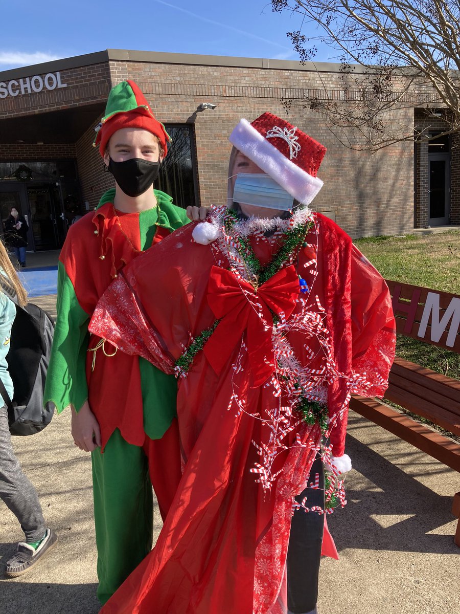 HMSIndians's tweet photo. #festivefowler @lindsaygreece https://t.co/MDUSRNHZ2q