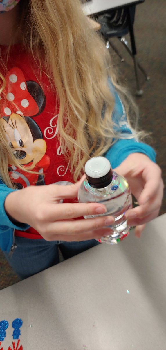 MsKinghasClass's tweet image. Today was #amazing. 
#Snowglobes
#holidaytraditions
#kringlejingle
#guestspeaker
#disney

What a great way to send ourselves into a much deserved break