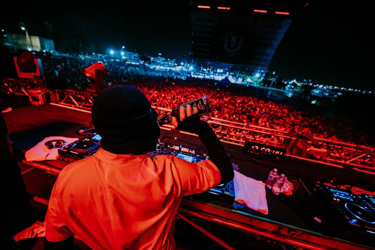 .<a href="/Malaamusic/">Malaa</a> put the finishing touches on his third 'Illegal Mixtape' as he drops off its last two extras from <a href="/ToMixOfficial/">ToMix</a> and <a href="/drymermusic/">Drymer</a> 🔥 | 📸 via Malaa bit.ly/mgtpxb