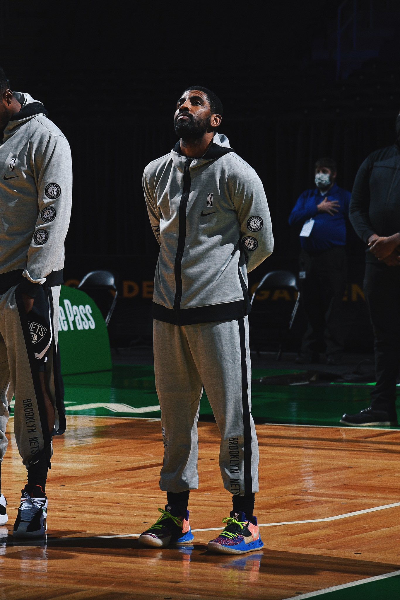 kyrie irving wearing kyrie 3