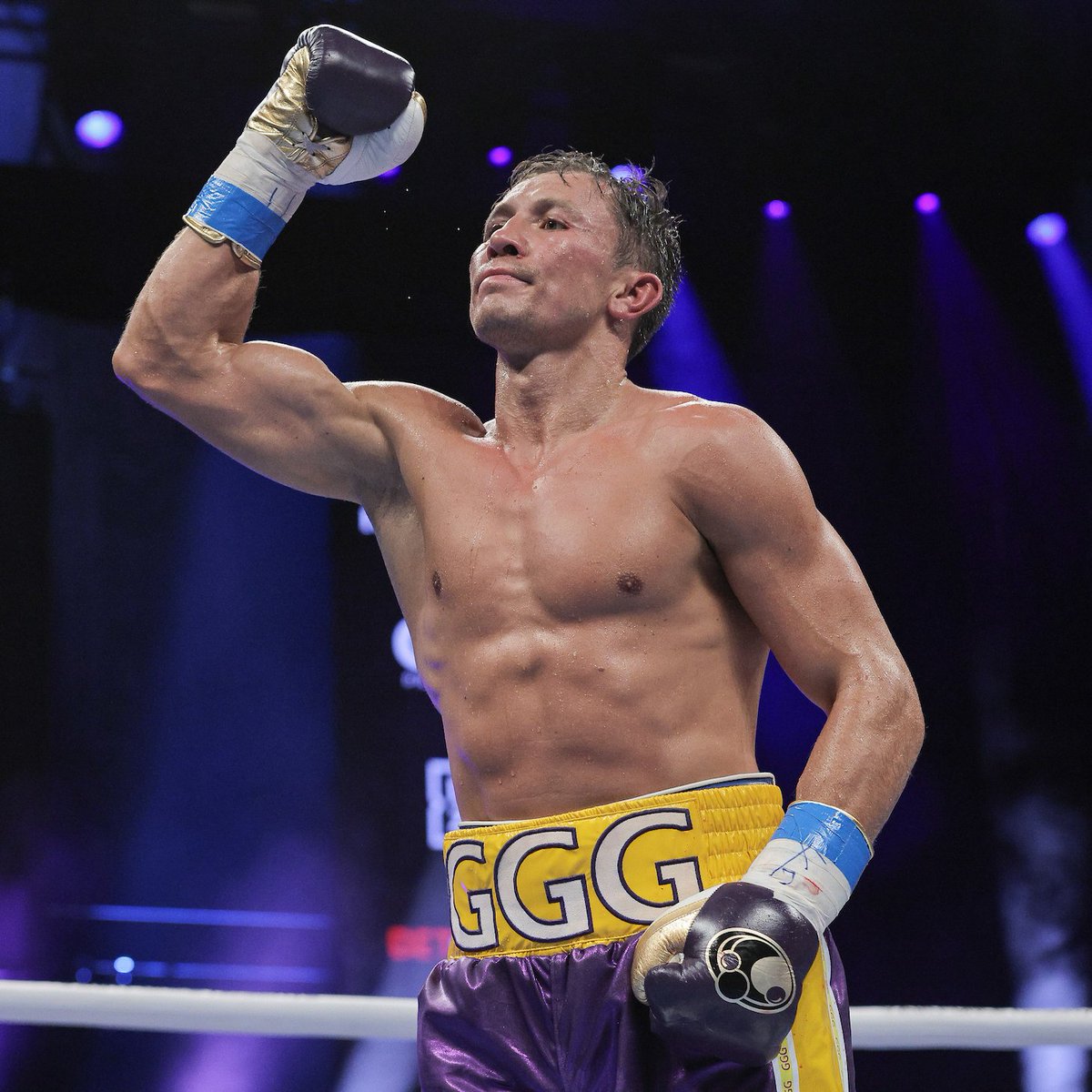 DAZNBoxing's tweet photo. Victory. 📸 https://t.co/SNn0uyARvi