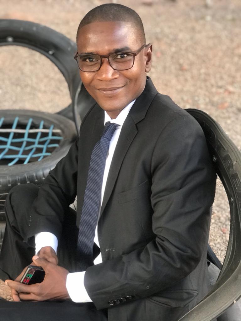 C’est désormais un défi relevé, après deux années d’étude et deux (02) semestres de recherche, nous avons soutenu avec succès notre mémoire de fin de cycle de Master II en Relations Internationales et Diplomatie.