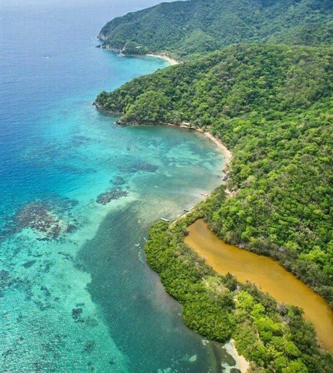 Pais_Hermoso's tweet photo. Playa Cristal, Parque Tayrona, Colombia 🇨🇴 https://t.co/JgiUnhJNDu