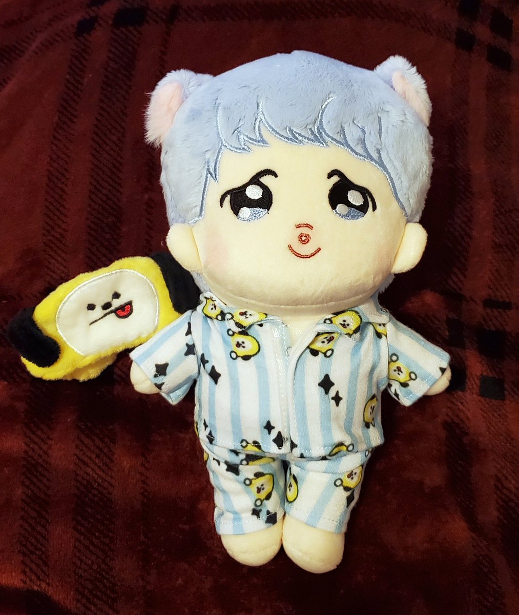 Pokerhontaz's tweet photo. Finally got my super cute Baby Pet Jimin doll designed by @uruhiko_kpop! Thank you @asantasgift and @taegiGOs for putting it all together 💜

#MoonBaeProofs https://t.co/TOwXXZGJYK