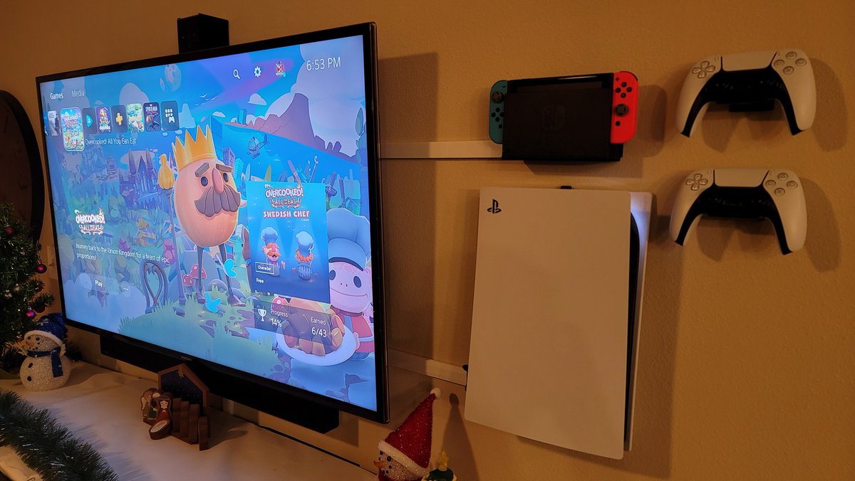 nerdVITZ's tweet photo. Fire Cube mount, PS5 mount, Switch Mount, Pro Controller mounts. @HIDEitMounts is the GO TO when you want to clean your living room setup! https://t.co/yq6XrUJd8x
