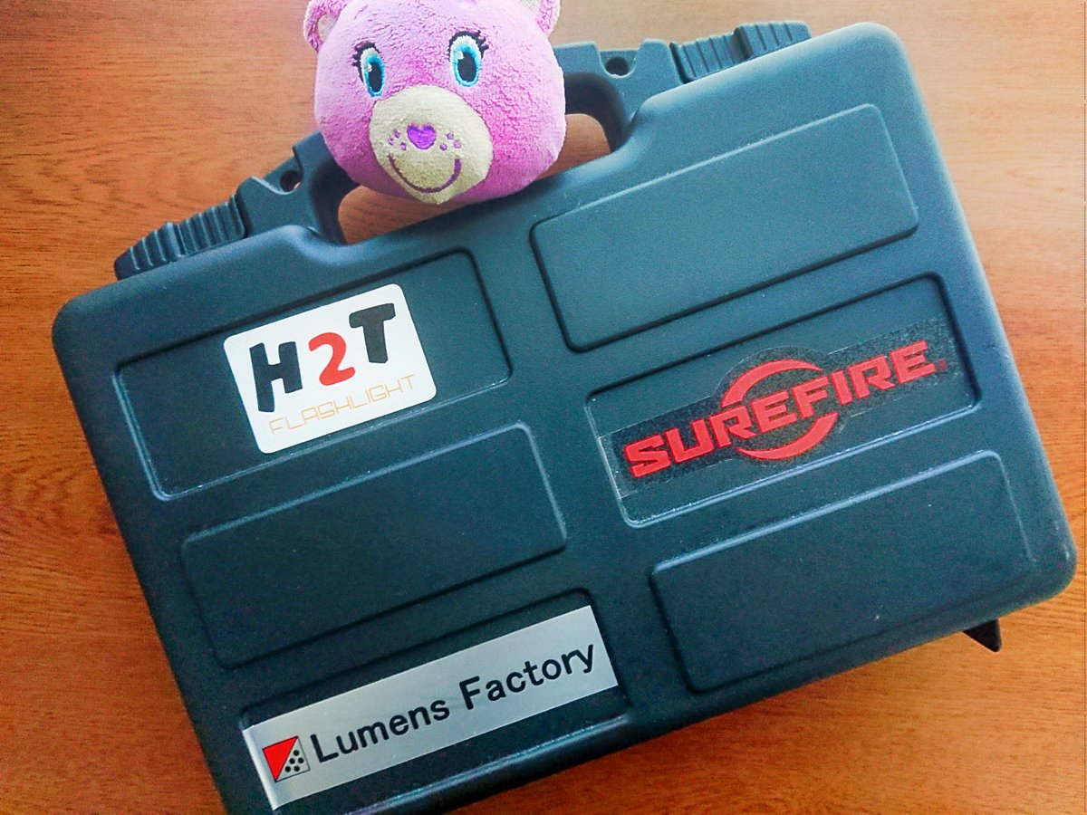 hg4eHPzmvVIEmWD's tweet photo. 出番だよ❗樹脂ライトの季節です✨🔦♥️🦸(´-(ェ)-`;)🌵🏜️🐫💨💩
#SUREFIRE #G2X #G2 #G2L #G2D #FYL #STREAMLIGHT #POLYTAC #THYRIM #SWITCHBACK #シュアファイア #ストリームライト https://t.co/bB63GMr1Em