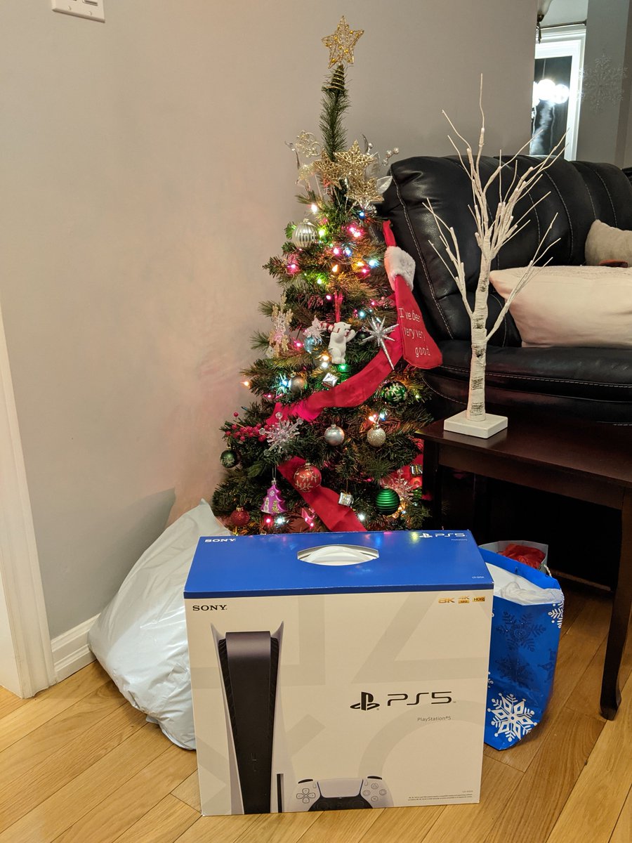 johninflamez's tweet photo. Thank you @BBYC_Gamers &amp; @PurolatorInc for getting this delivered before Christmas!!! https://t.co/fzuZJttD0z