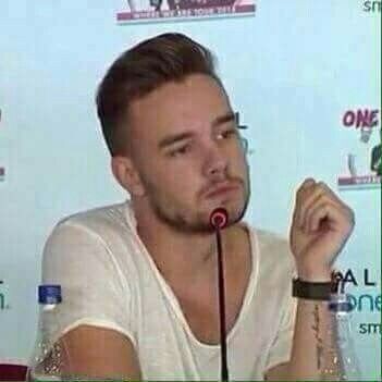 wecantbefrie's tweet photo. Entrei no Omegle // não encontrei o Liam https://t.co/37cuyKQw7A