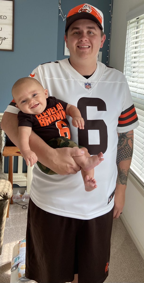 Cody_Jano24's tweet photo. @Browns @firstenergycorp My son and I our repping our QB #BestFanEnergy https://t.co/iynNvcbWzN