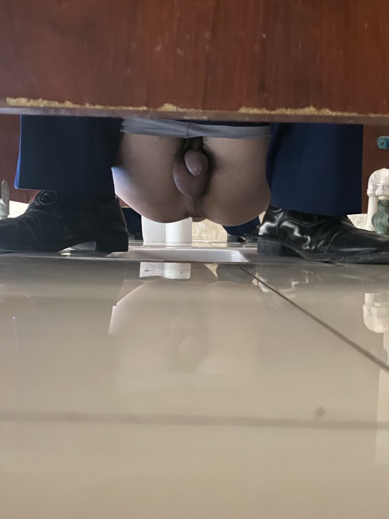 H0ZWHckQXTB9EAL's tweet photo. 今天上厕所的很多，
但尼玛打飞机的一个没有
喜欢偷拍的现役联系我。 https://t.co/cTssObIXiJ