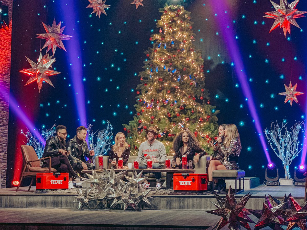 Felices de estar en esta #PosadaEntreBrothers 🎄 ¡Una noche llena de música para ustedes!