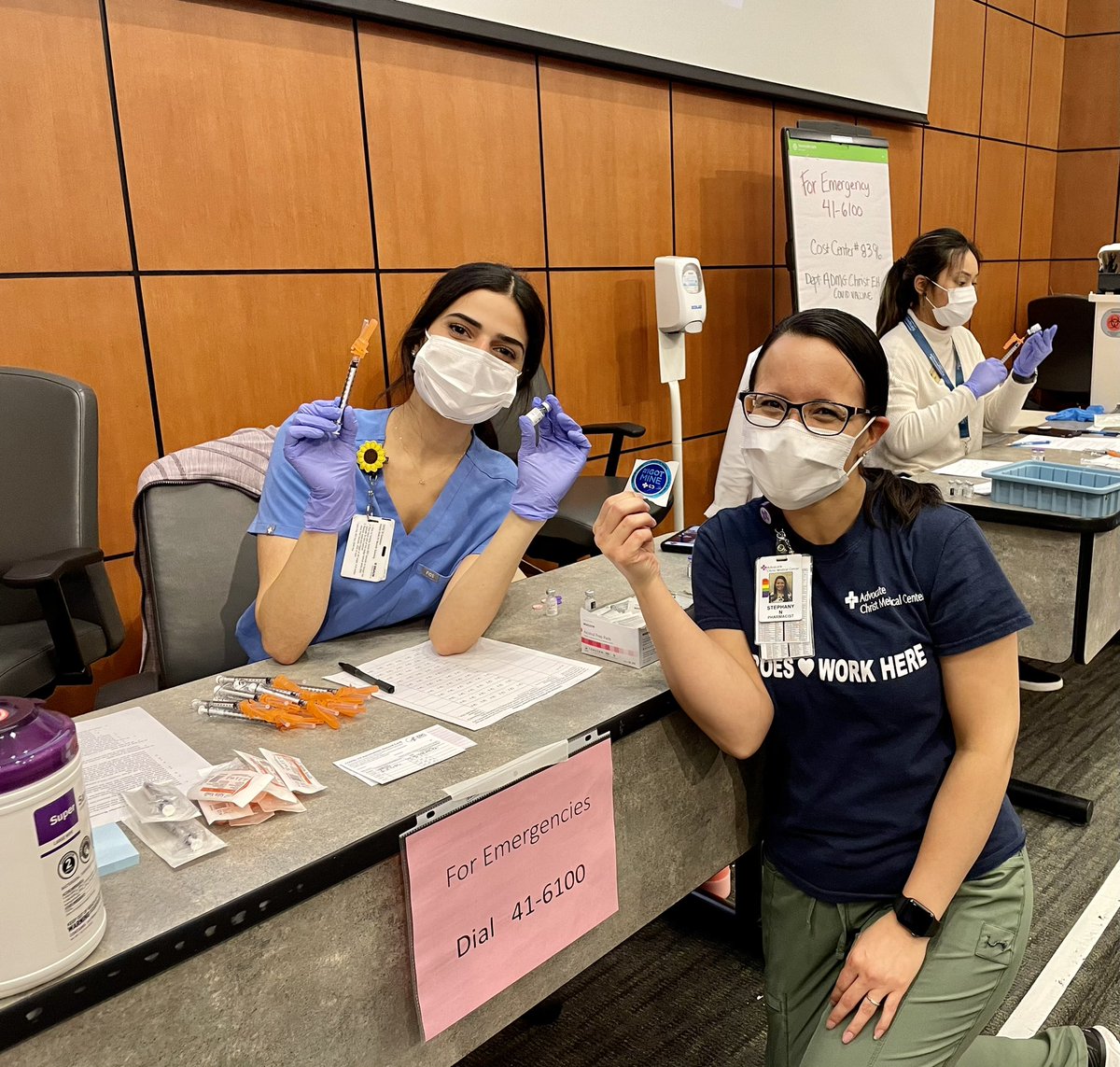 SNunezCruz's tweet photo. #IGotMine for my family, coworkers, patients and every one who has suffered one way or another due to #COVID19. Grateful to work in the #frontlines as an #EMPharmD providing #directpatientcare with some amazing people! ๐๐ฆ @advocatehealth @christemres @ashpofficial @accpemedprn https://t.co/L4l2TvK0Au