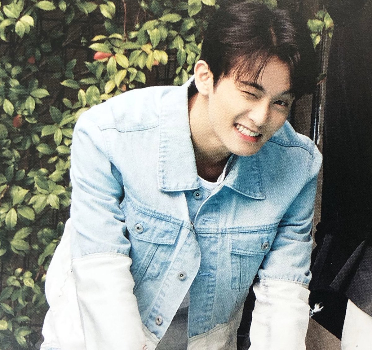 LOOKSMKL's tweet photo. mark in denim jackets https://t.co/zW5ELZUhys