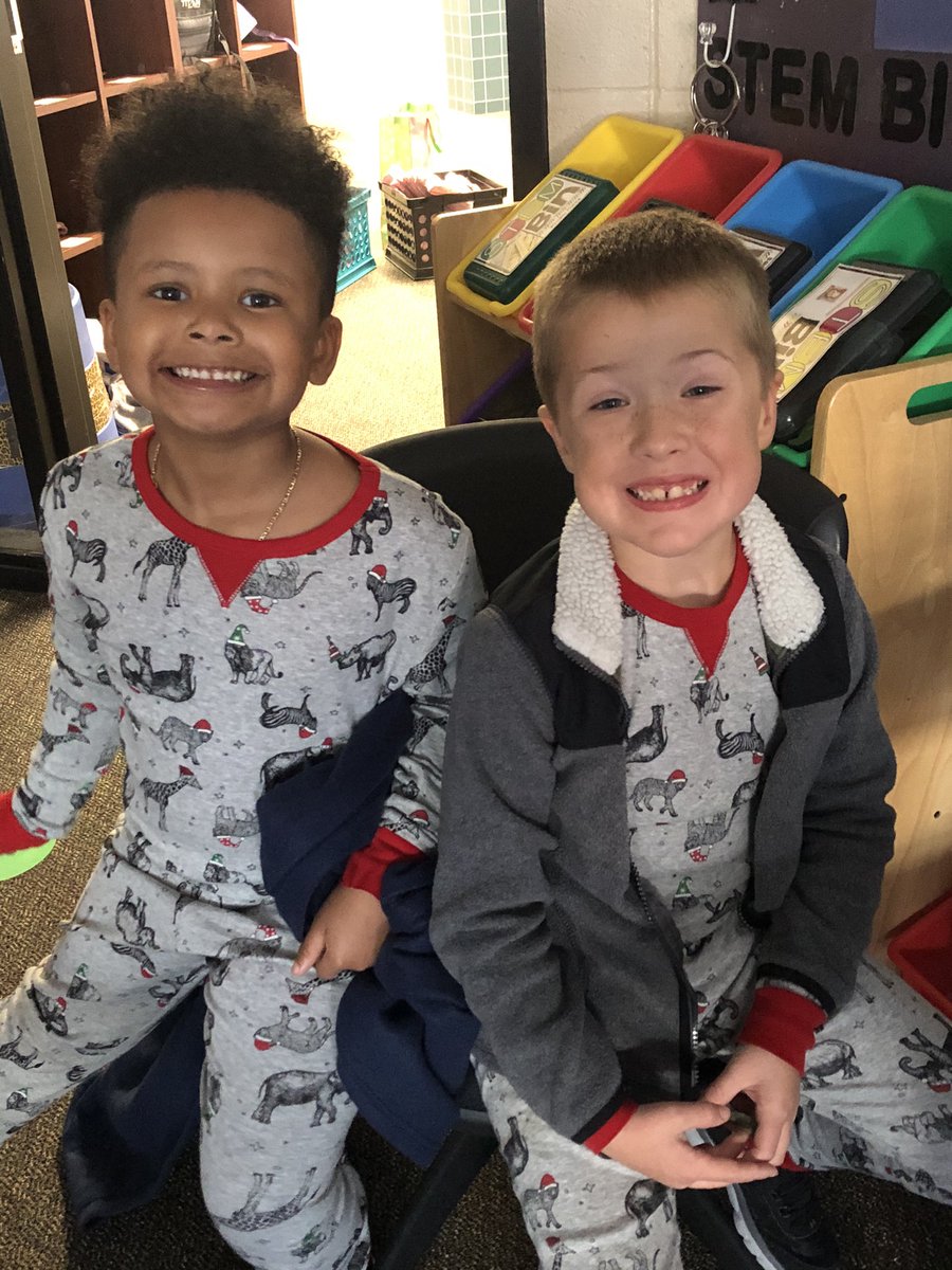 LeahKolarik's tweet photo. Polar Express at LSE! Thanks @HollyStevens73 for reading! They ❤️it! @HumbleISD_LSE https://t.co/MvfzLrUfoT